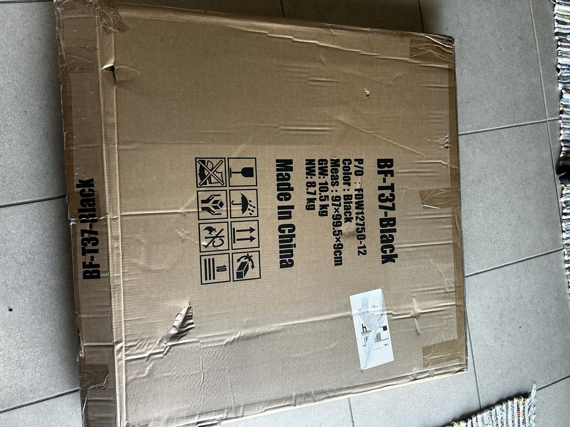 Metal Bed Frame( Measurements Are In The Box)