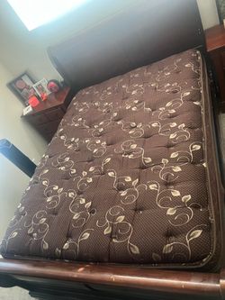 Queen mattress box spring
