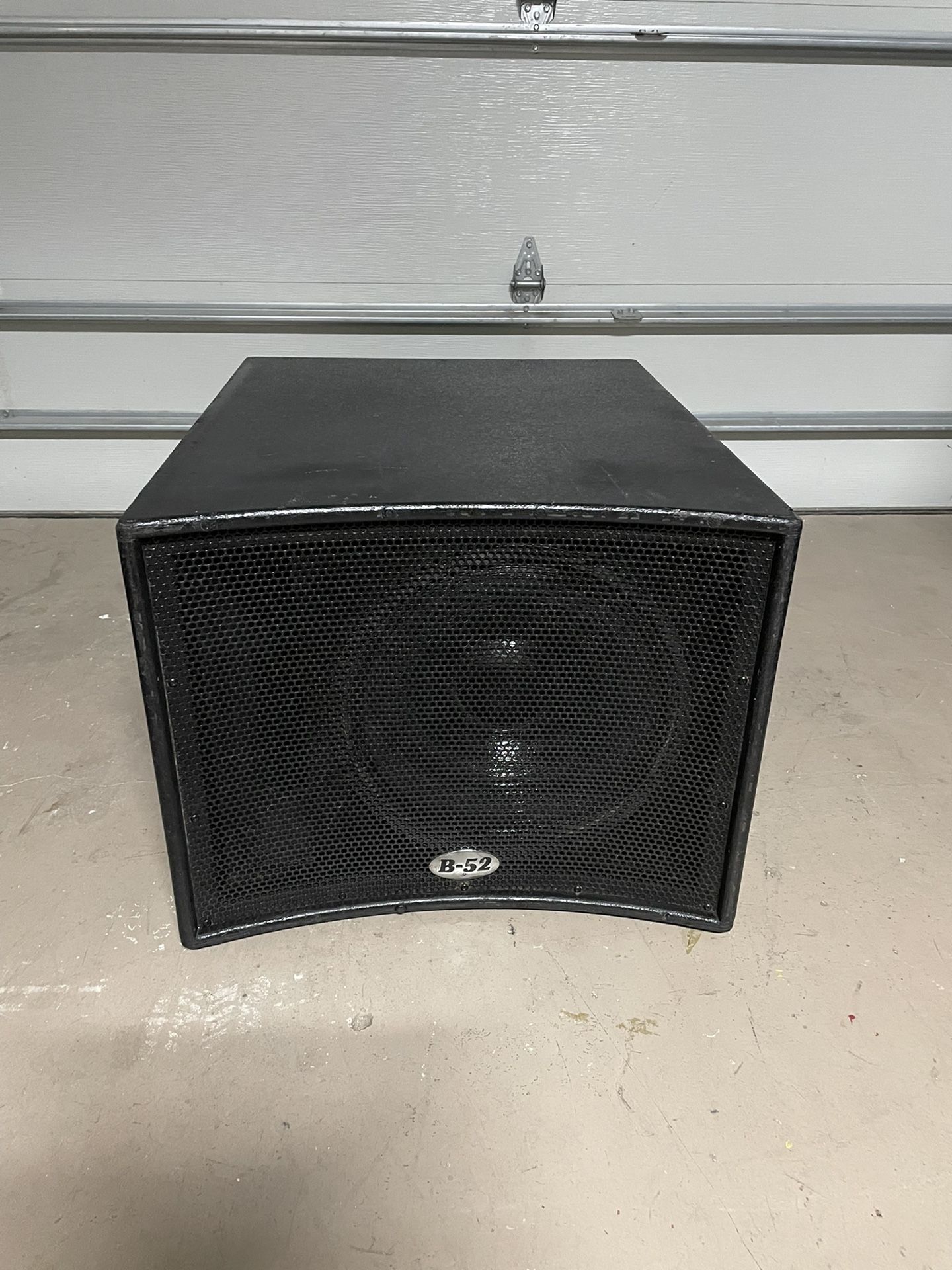 B-52 MATRIX 1000 V2 - 15” Powered Sub - Subwoofer