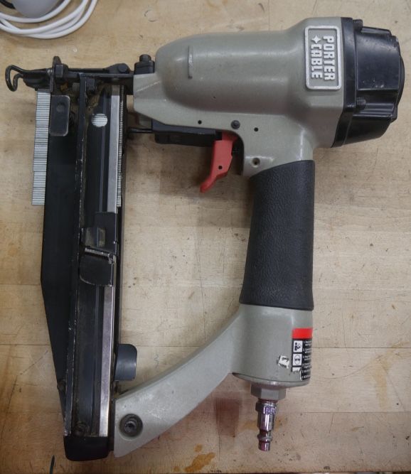 PORTER AND CABLE FINISH NAILER FN250B PRE OWNED 884110-2