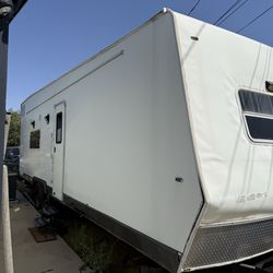 Toy hauler