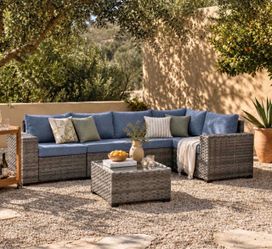 Brand new patio outdoor furniture set