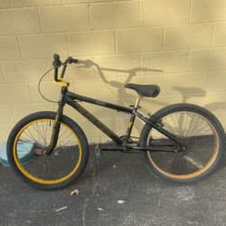 BMX FIT BIKE CO SERIES 22" BICYCLE BLACK GOLD
