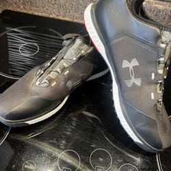 under Armour, GOLF SHOE, automatic closure, no tie, display model, NEW size 9, $69