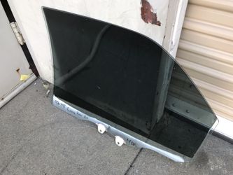 92-95 Honda Civic rear right door glass