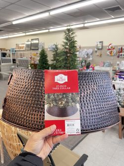 Brushed Metal Hammered Christmas Tree Collar, Brown, 27", New 