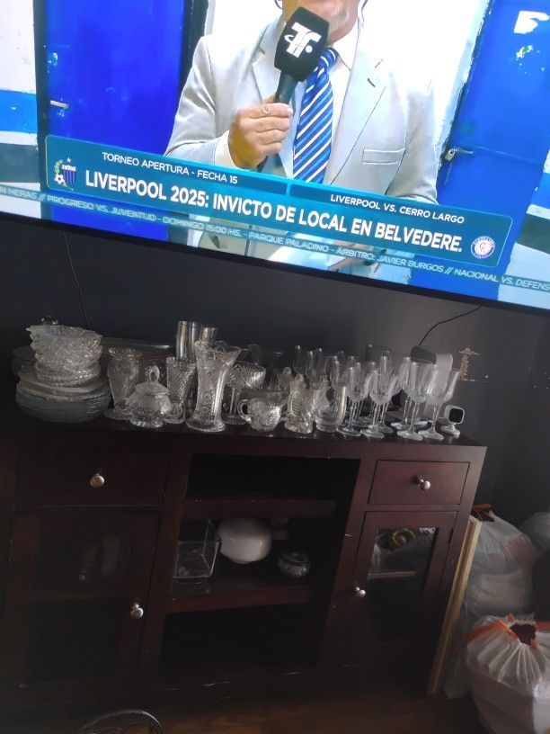 Mueble, Copas Y Staff ,Muy Lindo Y Completo