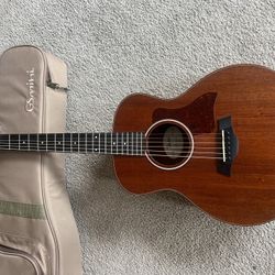 Taylor GS Mini Acoustic Guitar with Case! 