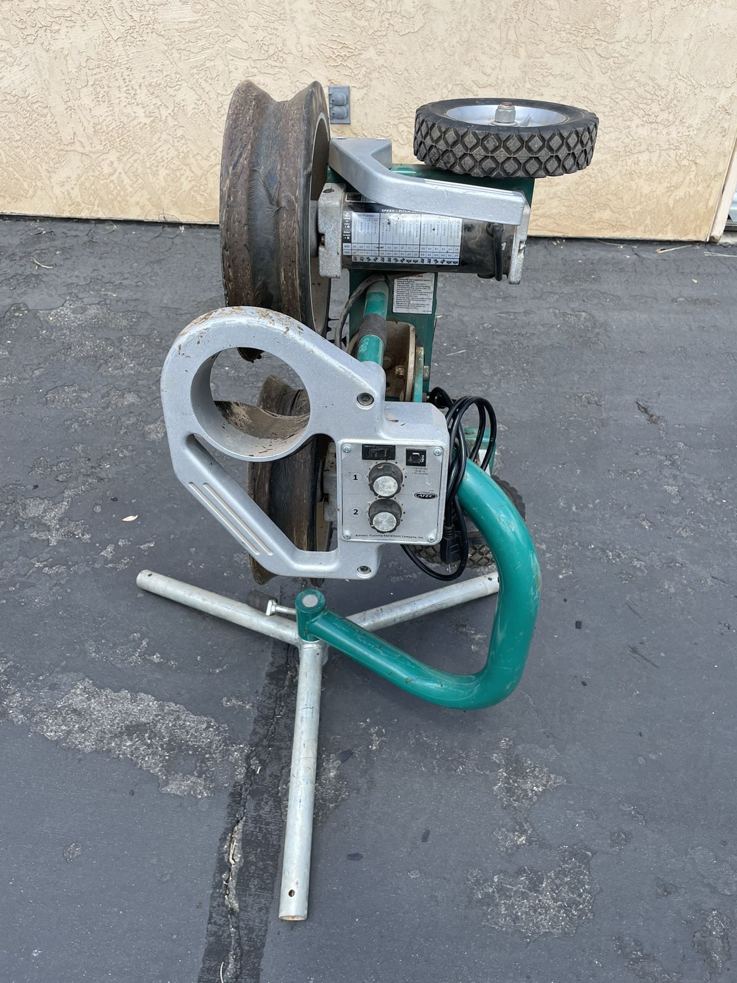 Softball Pitching Machine for Sale in Escondido, CA OfferUp