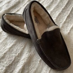 Brand new UGG slippers, men’s Size 9 