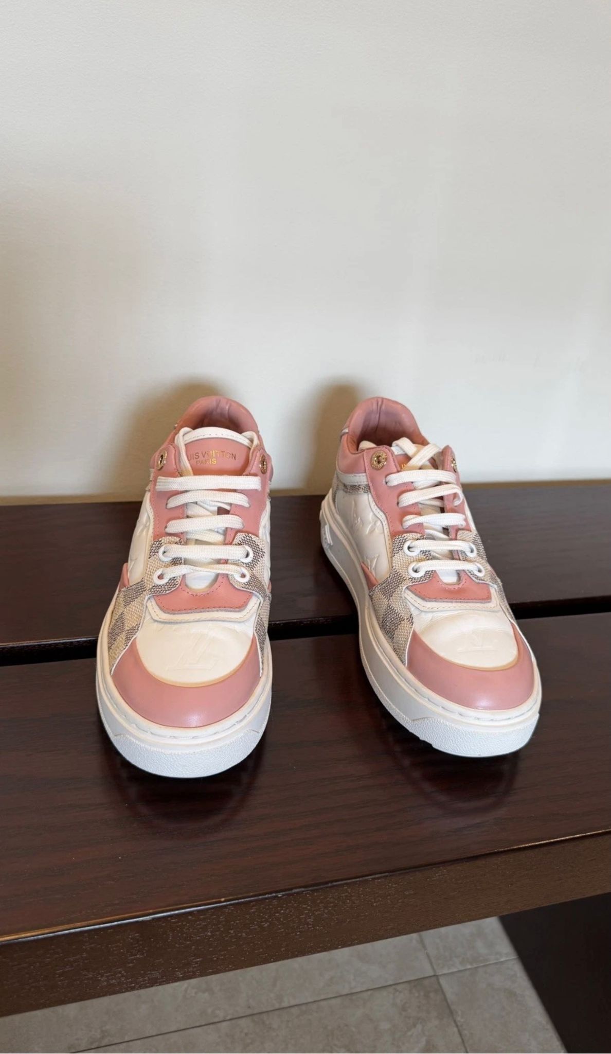 Sneakers Pink & White Checkered Low-Top Sneakers size 7 in women's