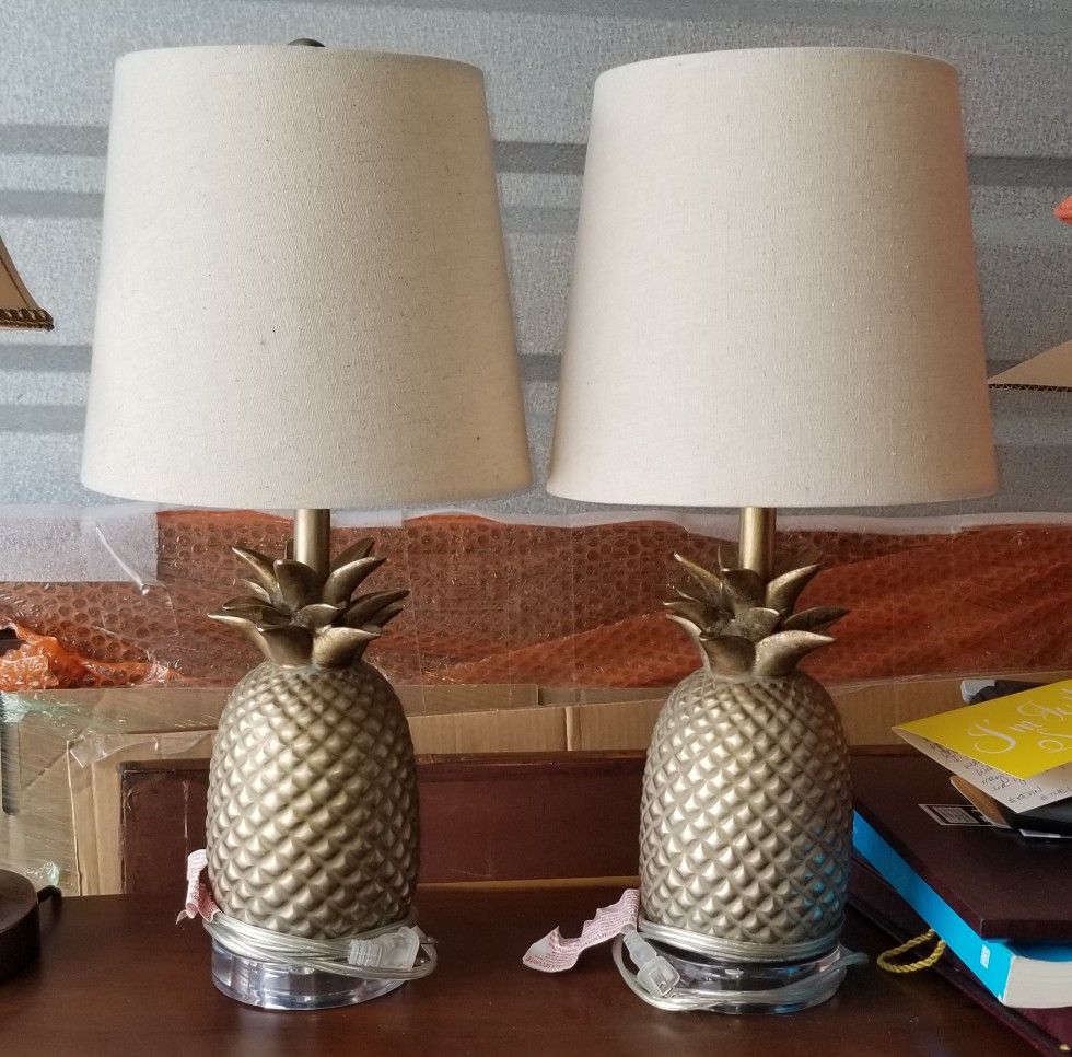 Tommy Bahama Pineapple Lamps (2)