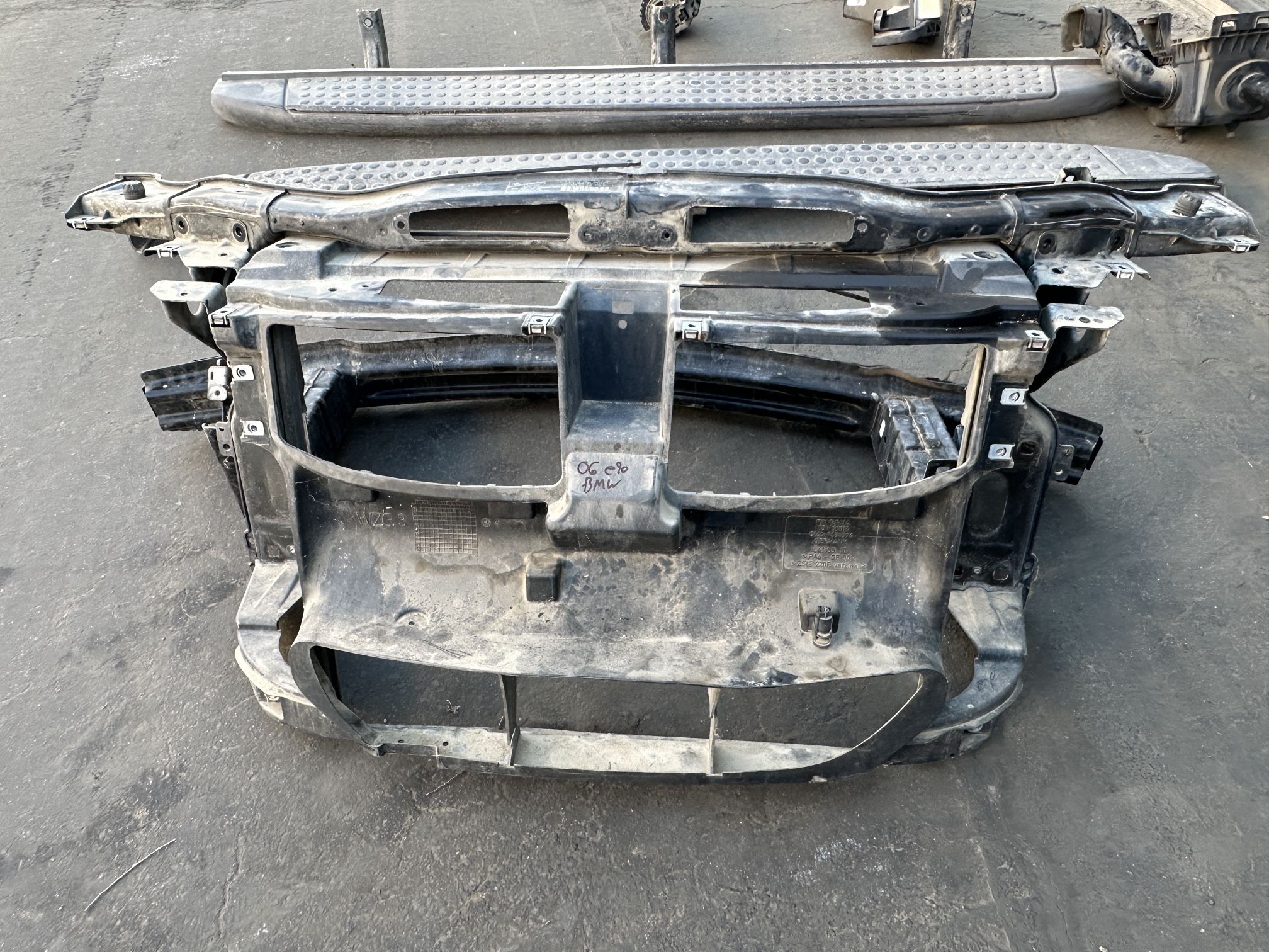 E90 BMW Radiator Support