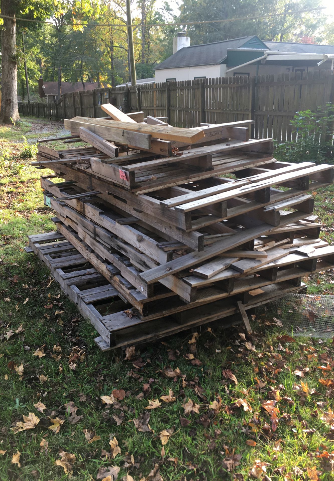 Pallets *FREE* for Sale in Greensboro, NC OfferUp