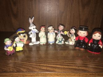 Lot of 5 sets of salt and pepper shakers