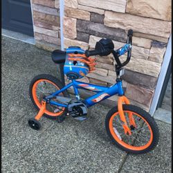 16" Dynacraft Hot Wheels, Boys BMX Bike, Kids Age 5-7 Years, Blue   Helmet is included