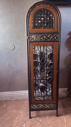 Iron wines holder