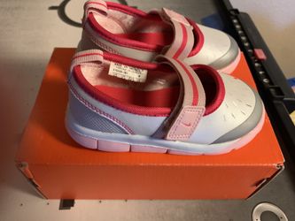 Girls Little Nike Maryjane size 7