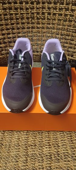 Nike Star Runner Gs Size 7y Or Women Size 8