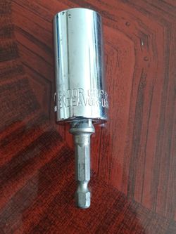 Gator Grip Universal Socket