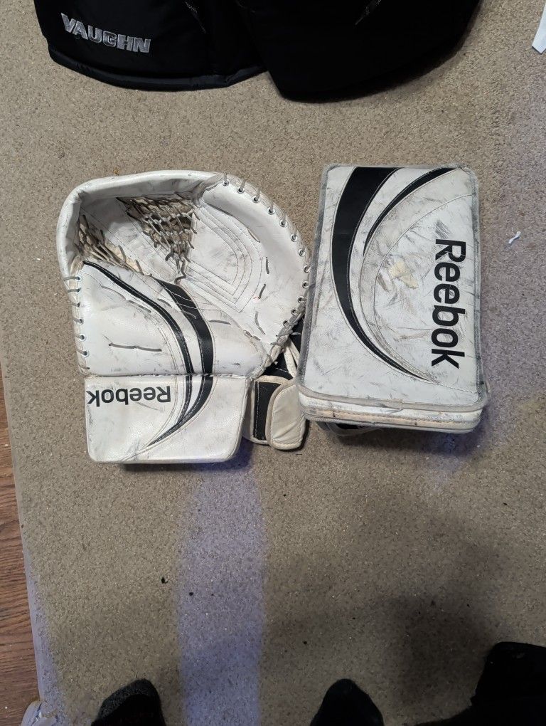 Reebok Blocker And Glove 