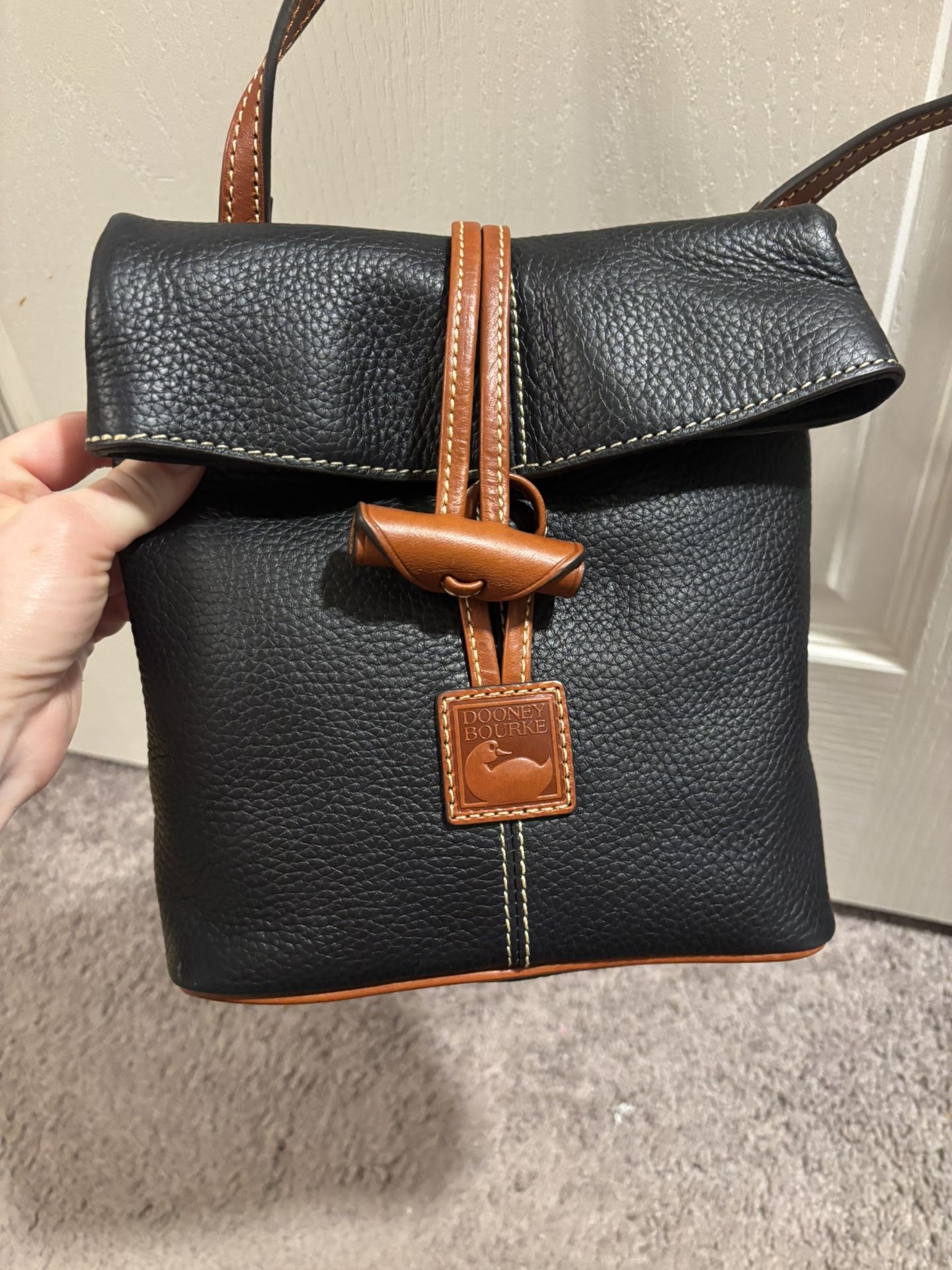 Brand new Cross Body dooney