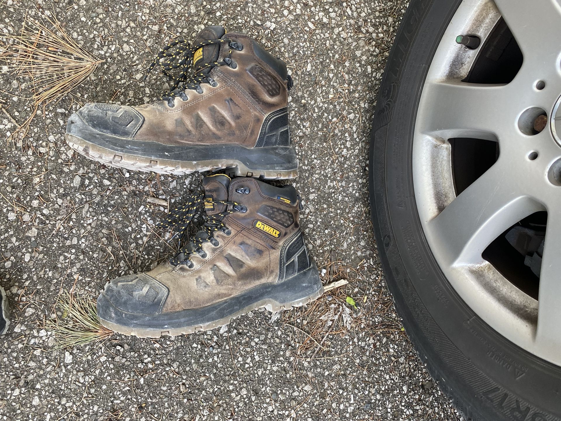 DEWALT MENS WORK BOOTS 