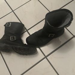 Men’s Ugg Boots, Size 9