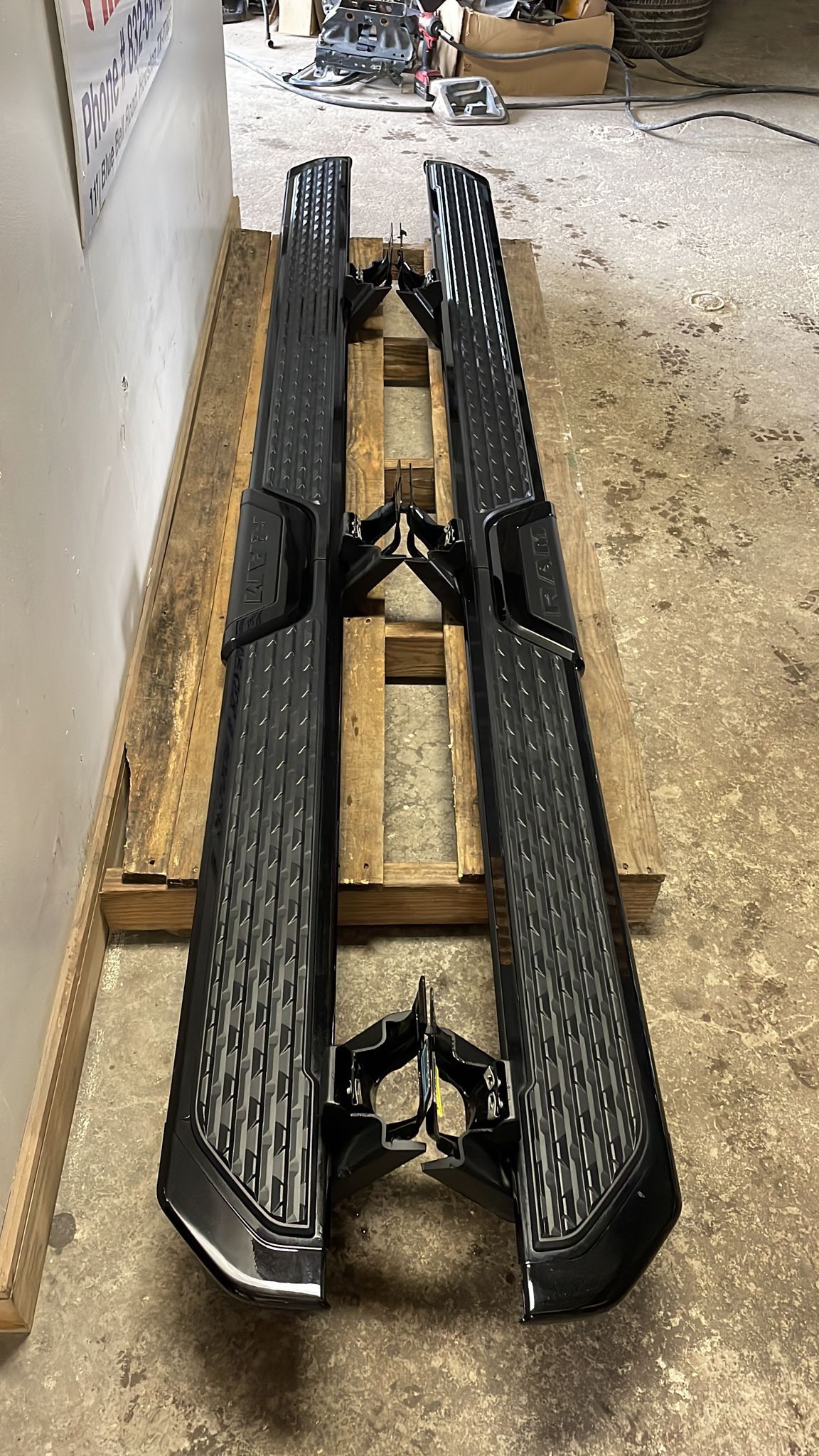 Running boards wheel to wheel 2009-2024 ram 2(contact info removed) long bed crewcab, fits dually and normal 8ft crewcab. $ 499 se habla español. 