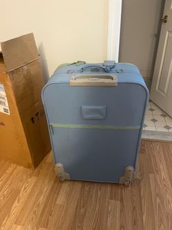 POTTERY BARN 28 INCH LUGGAGE. 🧳.  RETRACTABLE HANDLE.  EXPANDABLE.  MINT INSIDE.  OUTSIDE A SLIGHT CLEANING.  MSRP $179!!   ONLY $35 💰💰💰