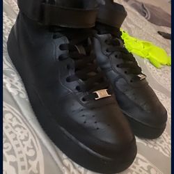 Nike Air Force 1s Mid Top