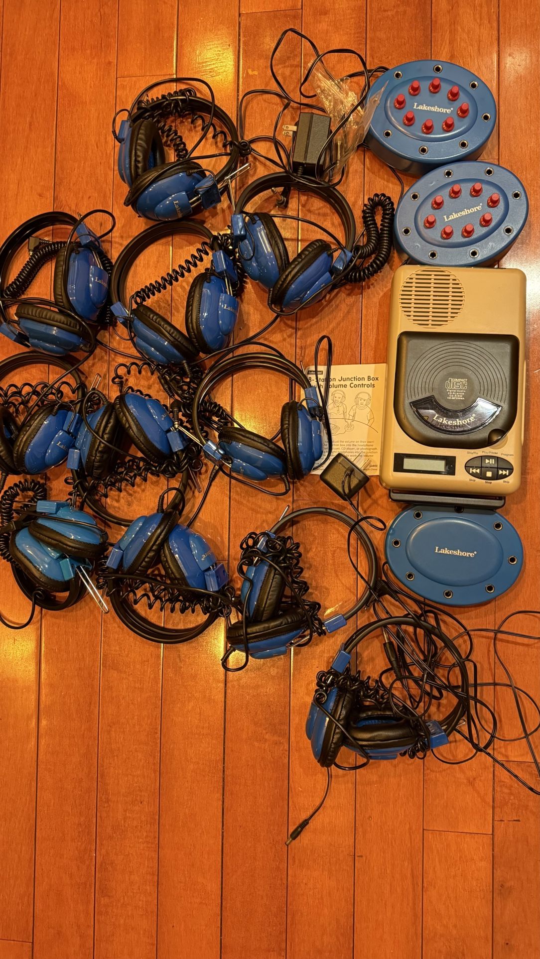 LAKESHORE Learning Classroom Listening Center 11 Headphones Cd player NO BOOKS, NO CD