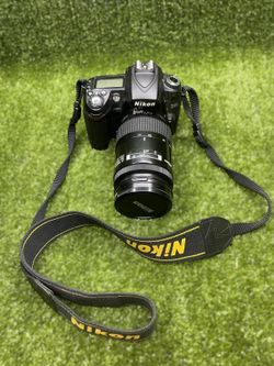 Nikon D90 12.3MP DSLR Camera w/ AF Nikkor 35-135mm f/3.5-4.5 Lens & Charger