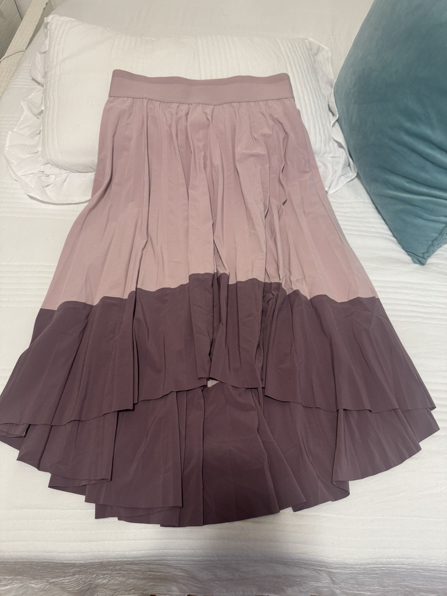 Falda Marca ATHLETA SIZE MEDIANO, Perfectas Condiciones.