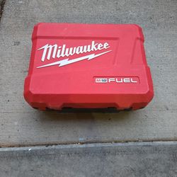 Milwaukee M18 Fuel 1/2" Hammer Drill/driver Kit