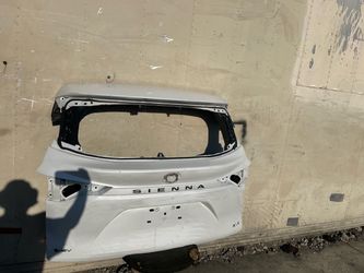 2021-2025 Toyota sienna tailgate