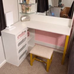 Makeup Vanity W/ Mirror & Lights $200