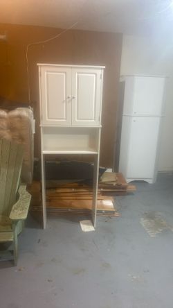 Over The Tolet Shelf