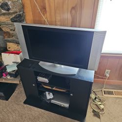 Maxent Flat Screen TV