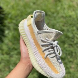 Yeezy Boost 350 V2 “Light”