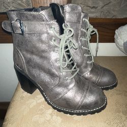 Womens 7.5 Boots, Metallic Pewter color. 3” Heel. Zipper on sides excellent condition