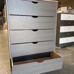 Five drawers Dresser 