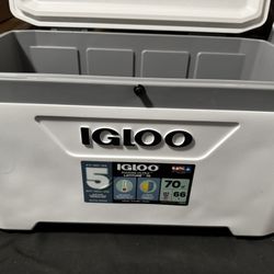 IGLOO Coolers 70 Quarts (QT) 