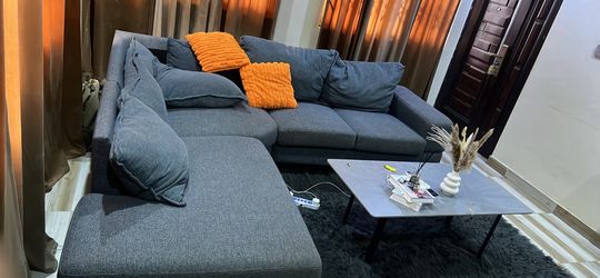 Moderns Comfortable Sofa – Clean, Stylish & Great Condition