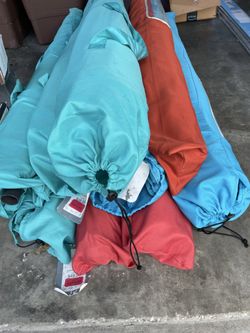 Umbrellas (2 blue & 3 red)