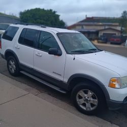 2004 Ford Explorer Xlt 