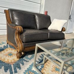 Classic & Elegant Leather Loveseat(Free delivery) 