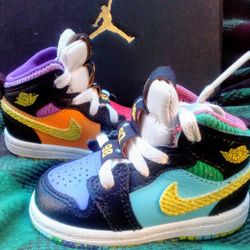 NEW! CHILDREN'S AIR JORDANS SZ 5 SHOES