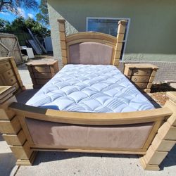 Solid Wood Queen Bedroom Set 