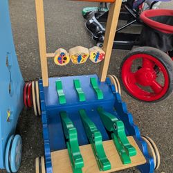 Melissa And Doug Alligator Push Walker Walking Toy